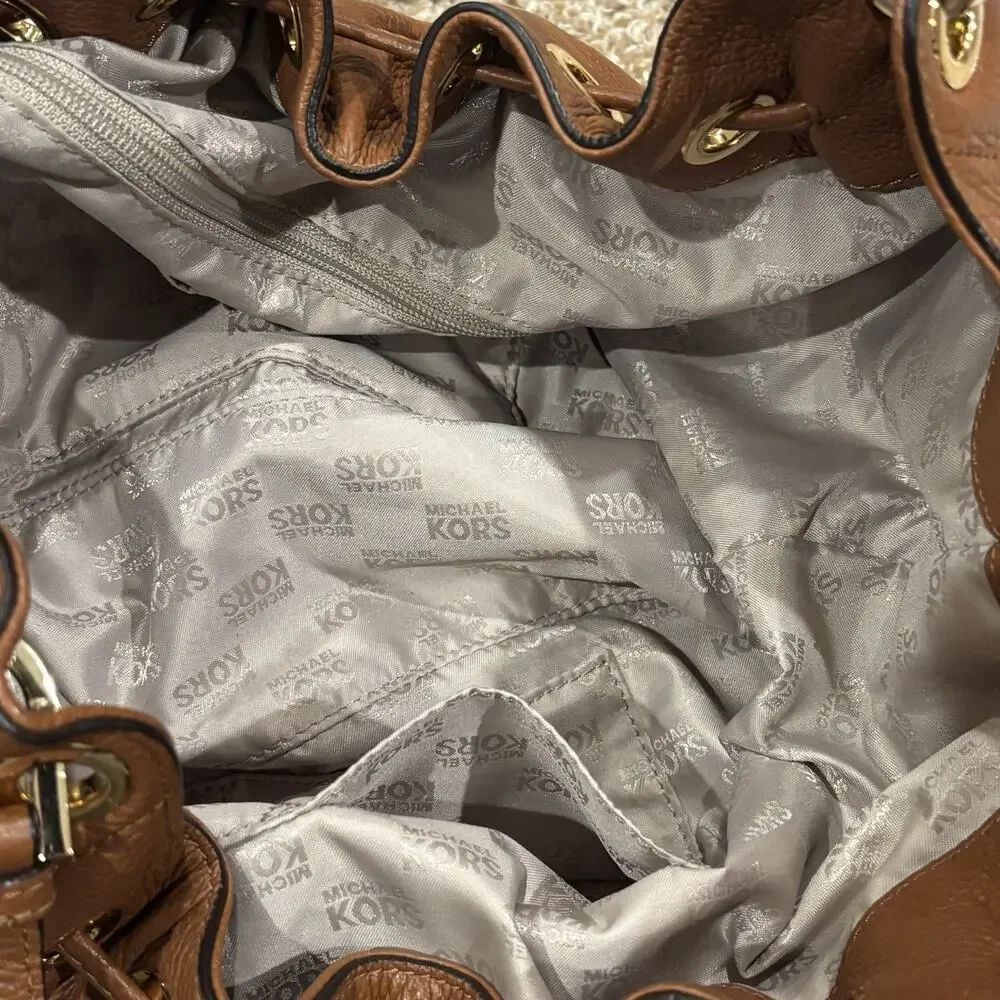 Michael Kors Camden Luggage Brown Drawstring Hobo Bag Fringe Tassel Gold NWOT - Picture 12 of 15
